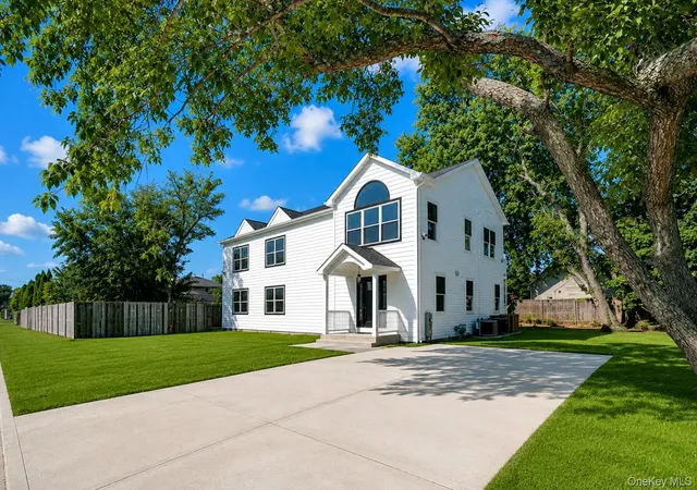 Photo 1 of Single family home for sale at 171 Ferraris, Babylon, NY 11726 | MLS# 1047354 | Listing updated on 2026-09-24