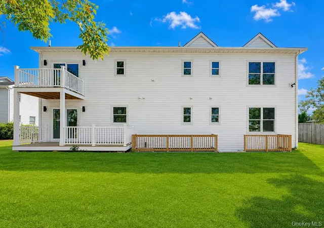 Photo 4 of Single family home for sale at 171 Ferraris, Babylon, NY 11726 | MLS# 1047354 | Listing updated on 2026-09-30