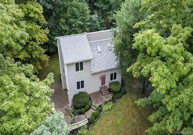 Photo 46 of Single family home for sale at 305 Oak Ln, Newburgh (town), NY 12550 | MLS# 1047371 | Listing updated on 2026-09-07