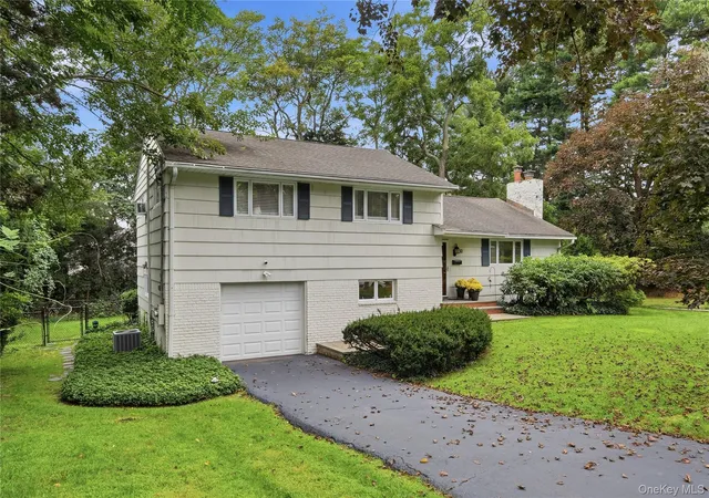 Photo 3 of Single family home for sale at 30 Oregon Dr, Huntington, NY 11746 | MLS# 1047387 | Listing updated on 2026-09-13