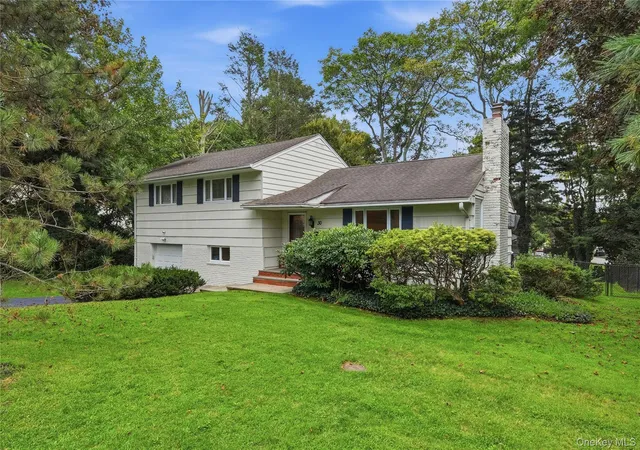 Photo 3 of Single family home for sale at 30 Oregon Dr, Huntington, NY 11746 | MLS# 1047387 | Listing updated on 2026-09-13