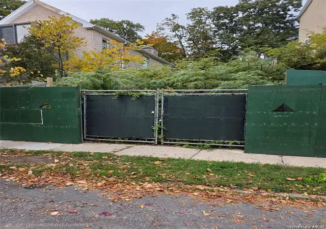 Photo 3 of Land for sale at 315 W 262nd Street, New York, NY 10471 | MLS# 1047392 | Listing updated on 2026-09-06