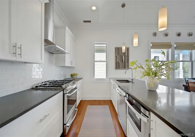 Photo 3 of Condo for sale at 63 Is Point #63, New York, NY 10464 | MLS# 1047397 | Listing updated on 2026-10-03