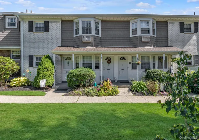 Photo 2 of Condo for sale at 3909 Wilshire Ln #3909, Islip, NY 11769 | MLS# 1047399 | Listing updated on 2026-10-01
