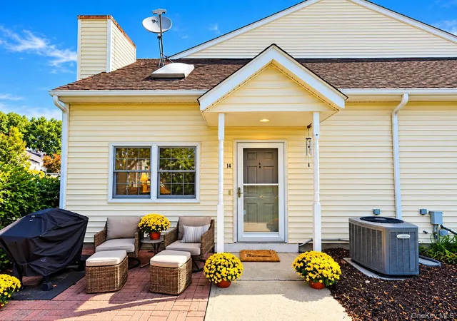 Condo for sale at 14 Brick Pond Rd, Middletown, NY 10940 | MLS# 1047409
