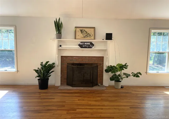 Photo 2 of Single family home for sale at 9 Wood Lot Ln, East Hampton, NY 11937 | MLS# 1047415 | Listing updated on 2026-09-06