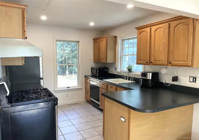 Photo 3 of Single family home for sale at 9 Wood Lot Ln, East Hampton, NY 11937 | MLS# 1047415 | Listing updated on 2026-09-06