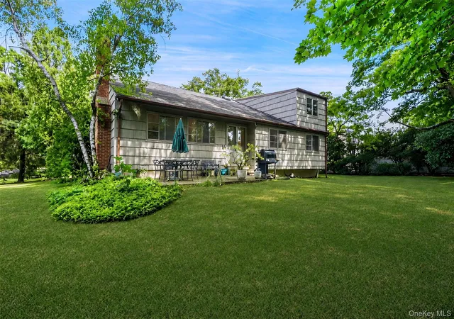 Photo 2 of Single family home for sale at 4 Greenhouse Cir, Rye Town, NY 10573 | MLS# 1047417 | Listing updated on 2026-09-08