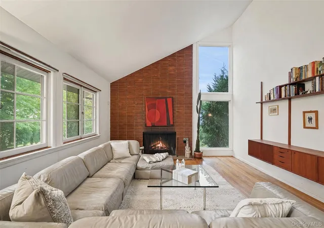 Photo 2 of Single family home for sale at 4 Greenhouse Cir, Rye Town, NY 10573 | MLS# 1047417 | Listing updated on 2026-09-08