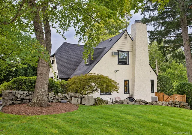 Photo 3 of Single family home for sale at 1315 Langdon Ln, Mamaroneck, NY 10543 | MLS# 1047430 | Listing updated on 2026-10-03