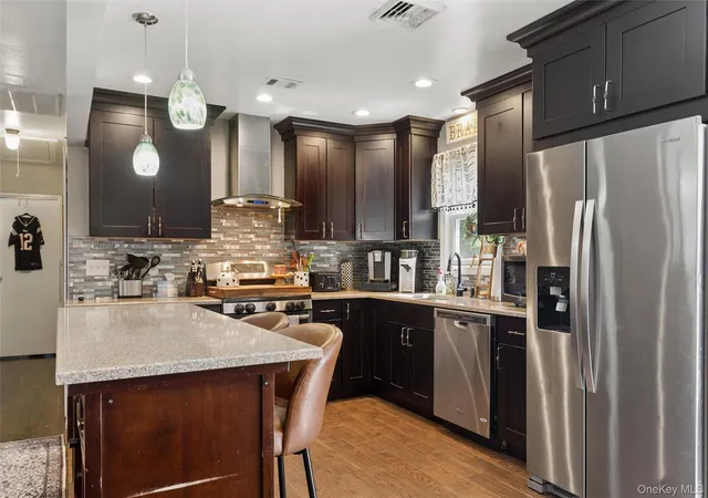 Photo 2 of Sale Pending at 6 Rhodes Ct, Brookhaven, NY 11784 | MLS# 1047434 | Listing updated on 2026-10-07