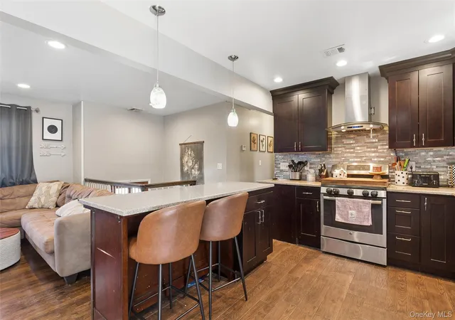Photo 3 of Sale Pending at 6 Rhodes Ct, Brookhaven, NY 11784 | MLS# 1047434 | Listing updated on 2026-10-07