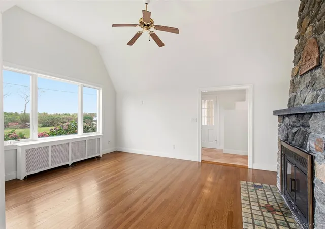 Photo 3 of Single family home for sale at 391 Asharoken Ave, Huntington, NY 11768 | MLS# 1047435 | Listing updated on 2026-10-02