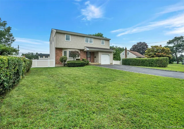Photo 3 of Sale Pending at 416 Old Country Rd, Babylon, NY 11729 | MLS# 1047436 | Listing updated on 2026-09-30