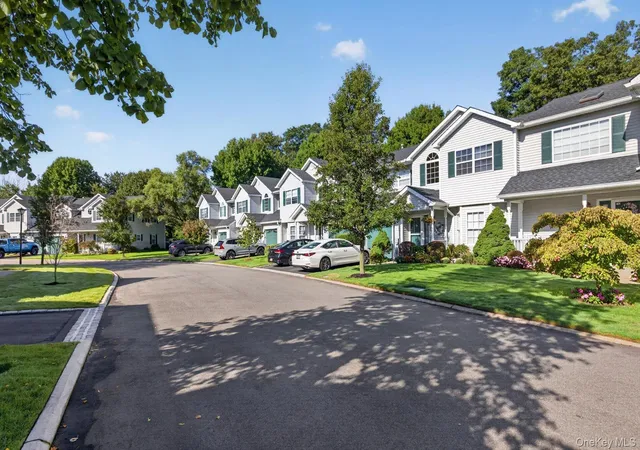 Photo 2 of Condo for sale at 5 Monitor Rd, Smithtown, NY 11787 | MLS# 1047459 | Listing updated on 2026-09-17