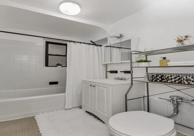 Listing Photo 2 - Condo for sale in building located at 83-80 118Th St, New York, NY 11415 - Unit #2M