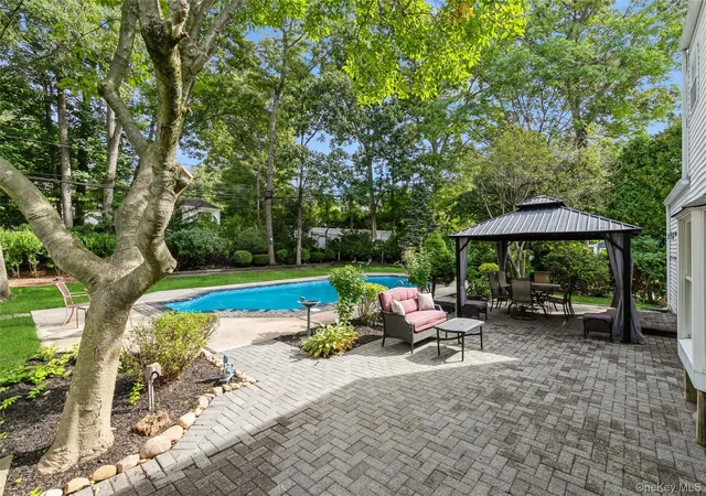 Photo 3 of Single family home for sale at 22 Sheryl Crescent, Smithtown, NY 11787 | MLS# 1047477 | Listing updated on 2026-10-05