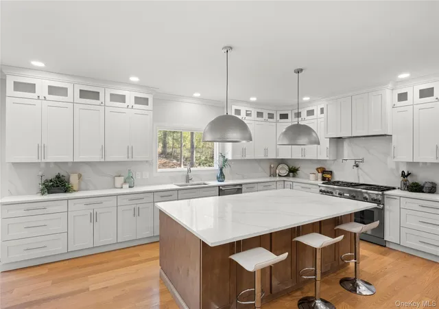 Photo 3 of Single family home for sale at 206 Beverly, Huntington, NY 11746 | MLS# 1047480 | Listing updated on 2026-09-13