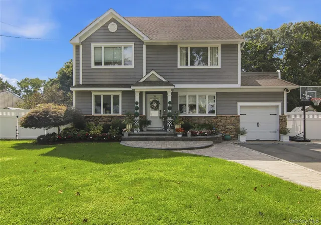 Photo 2 of Single family home for sale at 8 Glen Way, Brookhaven, NY 11755 | MLS# 1047485 | Listing updated on 2026-09-07
