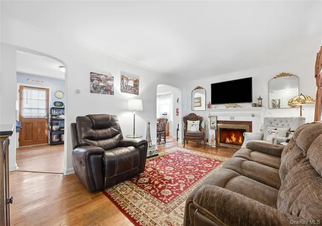 Photo 2 of Single family home for sale at 630 9 Street, Hempstead, NY 11552 | MLS# 1047490 | Listing updated on 2026-09-18
