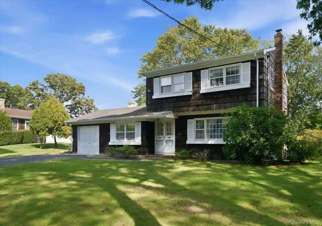 Photo 2 of Single family home for sale at 9 Ml Pond Ln, Brookhaven, NY 11940 | MLS# 1047492 | Listing updated on 2026-09-12