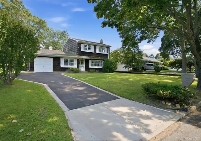 Photo 3 of Single family home for sale at 9 Ml Pond Ln, Brookhaven, NY 11940 | MLS# 1047492 | Listing updated on 2026-09-12