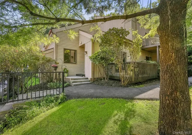 Photo 2 of Sale Pending at 10 Nicole Cir #9, Ossining, NY 10562 | MLS# 1047497 | Listing updated on 2026-10-08