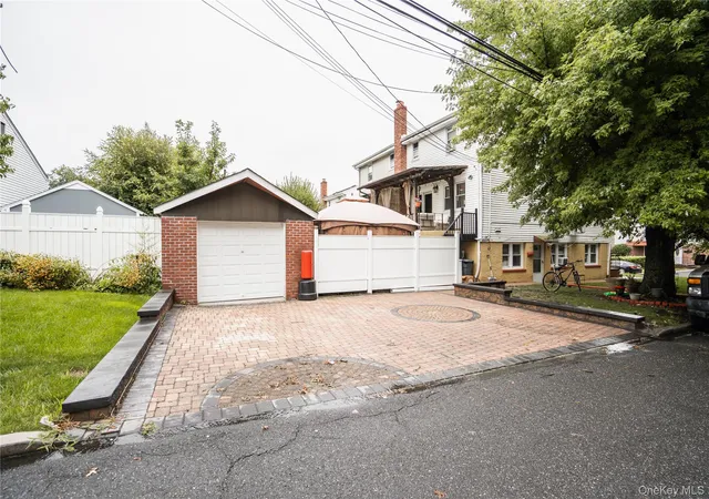 Photo 25 of Multi family home for sale at 246 Hoover Rd, Yonkers, NY 10710 | MLS# 1047506 | Listing updated on 2026-09-07