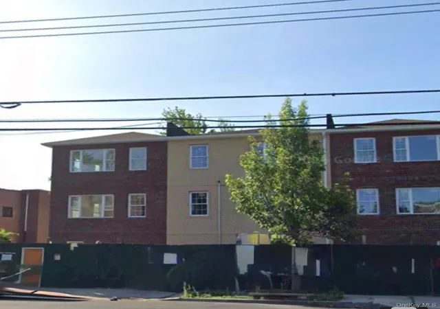 Photo 4 of Multi family home for sale at 1416 Oakley St, New York, NY 10469 | MLS# 1047520 | Listing updated on 2026-09-08