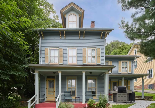 Photo 2 of Single family home for sale at 1641 Northern Blvd, North Hempstead, NY 11576 | MLS# 1047525 | Listing updated on 2026-09-19