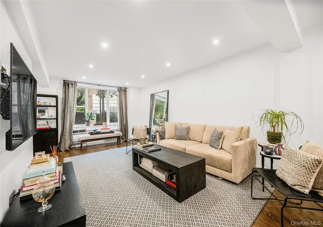 Photo 2 of Condo for sale at 2390 Palisade Ave #2B, New York, NY 10463 | MLS# 1047538 | Listing updated on 2026-09-27