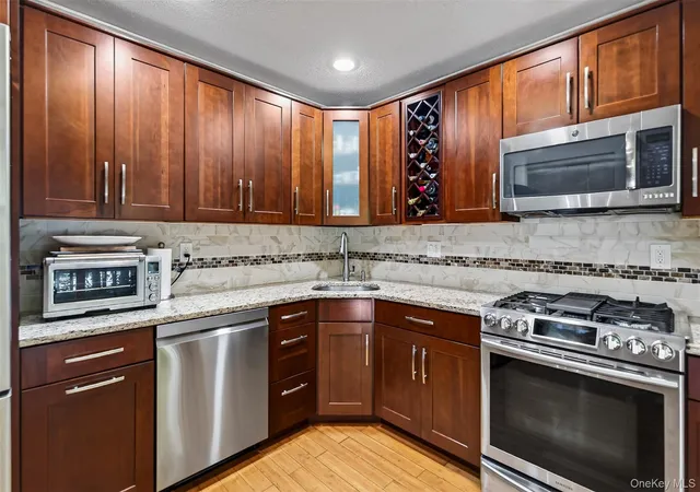 Photo 2 of Single family home for sale at 9 Redtwig Ct, Peekskill, NY 10566 | MLS# 1047542 | Listing updated on 2026-09-12