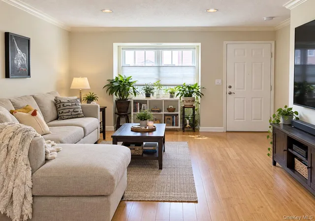 Photo 3 of Single family home for sale at 9 Redtwig Ct, Peekskill, NY 10566 | MLS# 1047542 | Listing updated on 2026-10-08