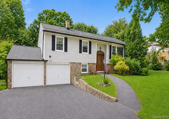 Photo 1 of Sale Pending at 28 Pike Pl, Carmel, NY 10541 | MLS# 1047545 | Listing updated on 2026-10-03