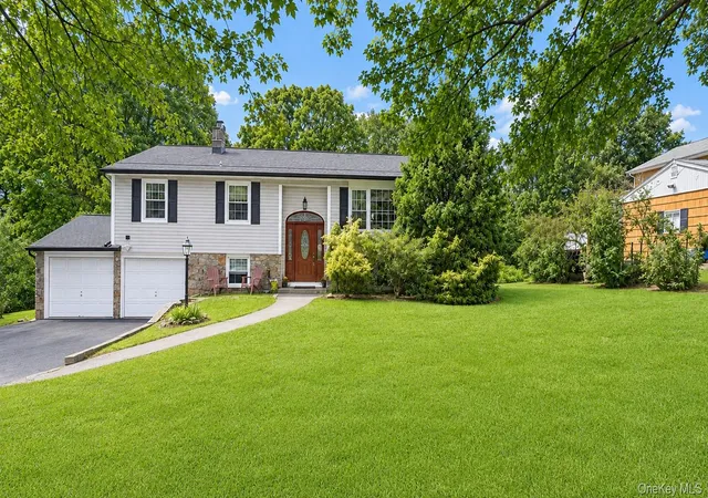 Photo 2 of Sale Pending at 28 Pike Pl, Carmel, NY 10541 | MLS# 1047545 | Listing updated on 2026-10-03