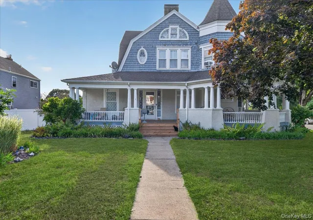 Photo 2 of Single family home for sale at 258 N Ocean Ave, Brookhaven, NY 11772 | MLS# 1047551 | Listing updated on 2026-10-05