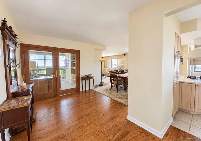 Photo 2 of Condo for sale at 27010 Grand Central Pkwy #18E, New York, NY 11005 | MLS# 1047556 | Listing updated on 2026-09-07