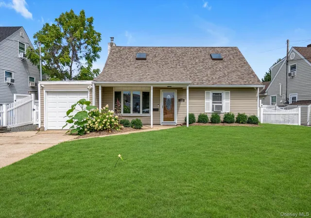 Photo 1 of Single family home for sale at 1055 Jefferson St, Hempstead, NY 11510 | MLS# 1047559 | Listing updated on 2026-09-07
