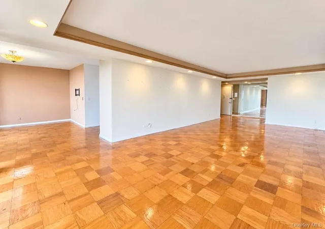 Listing Photo 3 - Condo for sale in building located at 27010 Grand Central, New York, NY 11550 - Unit #28K