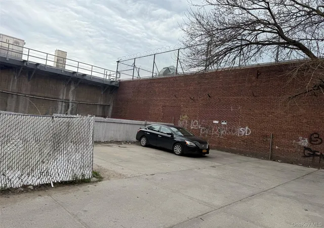 Photo 3 of House for sale at 9318 170th Street, New York, NY 11433 | MLS# 1047572 | Listing updated on 2026-09-08