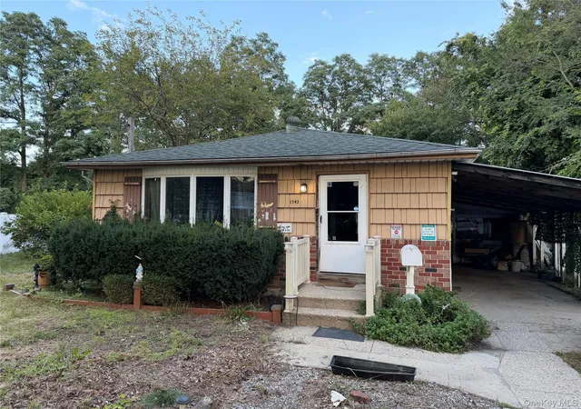 Photo 1 of Single family home for sale at 1743 N Thompson Dr, Islip, NY 11706 | MLS# 1047581 | Listing updated on 2026-09-08