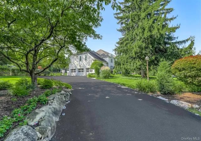 Photo 3 of Mansion for sale at 10 Cobblestone Farm Ct, Ramapo, NY 10901 | MLS# 1047585 | Listing updated on 2026-09-08