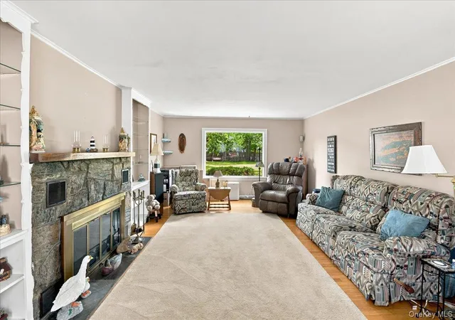Photo 3 of Single family home for sale at 297 Maple Ave, Brookhaven, NY 11772 | MLS# 1047600 | Listing updated on 2026-09-13