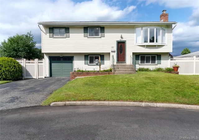 Single family home for sale at 41 Richmond St, Islip, NY 11751 | MLS# 1047602