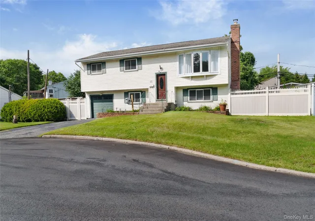 Photo 1 of Single family home for sale at 41 Richmond St, Islip, NY 11751 | MLS# 1047602 | Listing updated on 2026-09-20