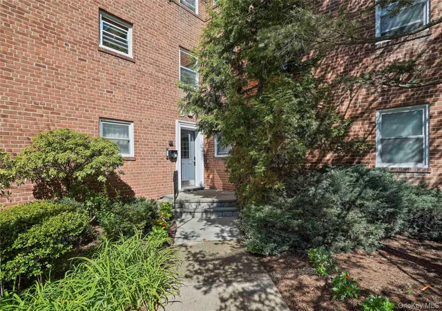 Photo 2 of Condo for sale at 330 S Broadway #D11, Greenburgh, NY 10591 | MLS# 1047604 | Listing updated on 2026-09-25