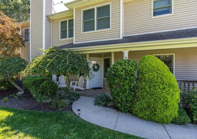 Condo for sale at 606 Willow Pond Dr #606, Riverhead, NY 11901 | MLS# 1047608