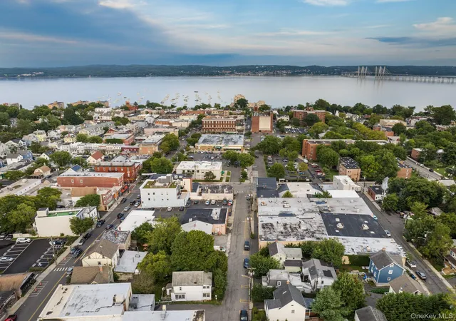 Photo 2 of Single family home for sale at 160 Burd St, Clarkstown, NY 10960 | MLS# 1047610 | Listing updated on 2026-09-08