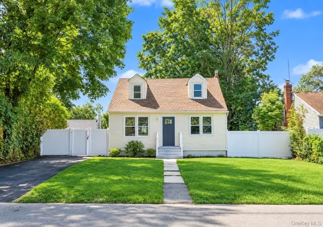 Photo 1 of Sale Pending at 130 Elk St, Babylon, NY 11798 | MLS# 1047615 | Listing updated on 2026-10-08