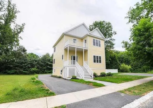 Photo 1 of Single family home for sale at 9 Bird Ct, Rhinebeck, NY 12572 | MLS# 1047623 | Listing updated on 2026-09-30